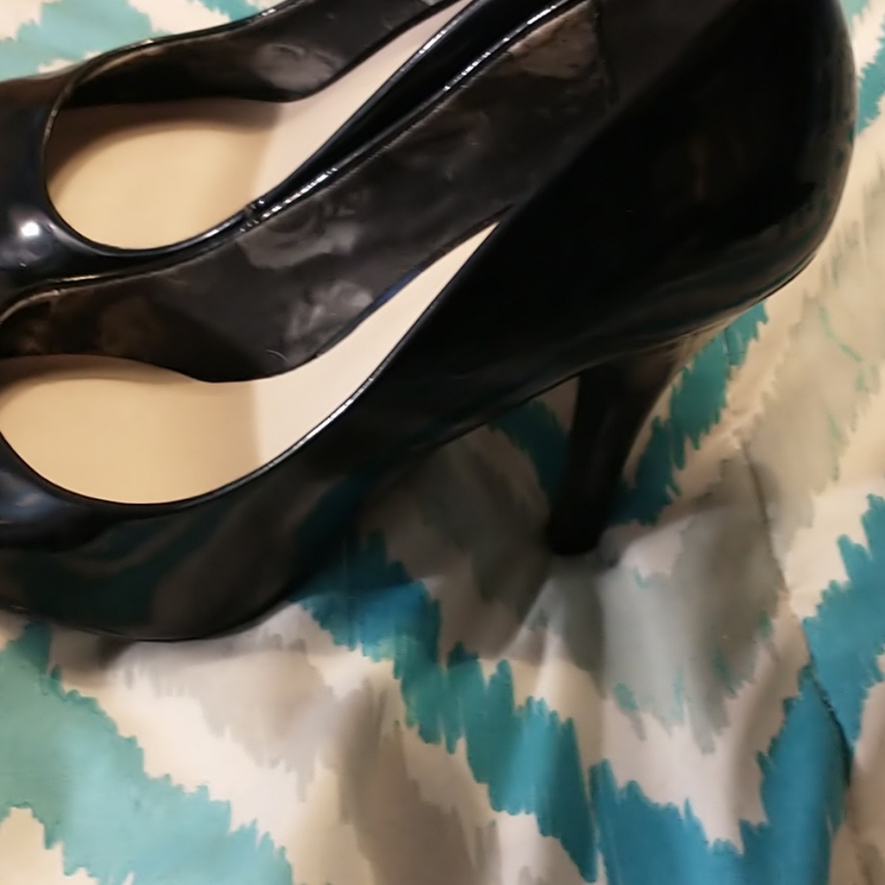 Shoes - Picture 2 of 2